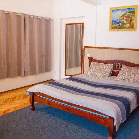 Art Apartment Ternopil Exterior photo