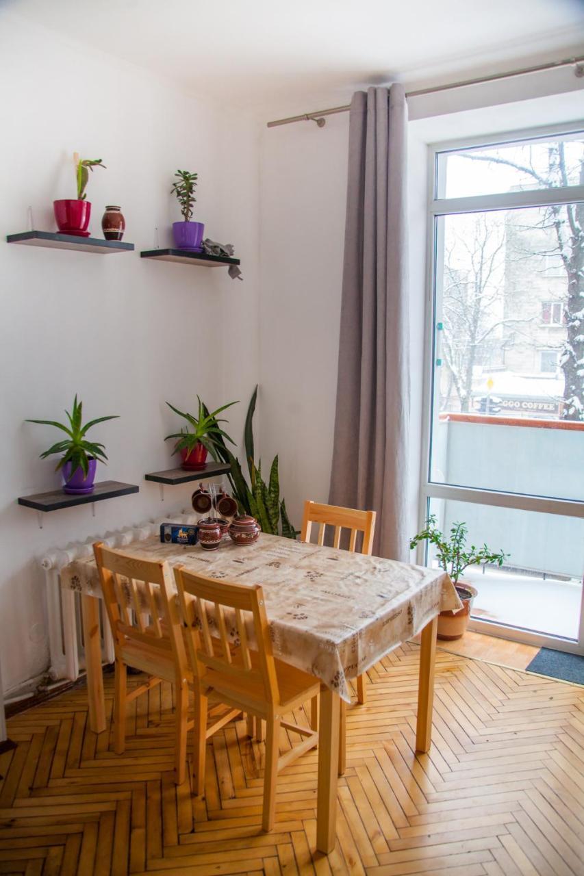 Art Apartment *