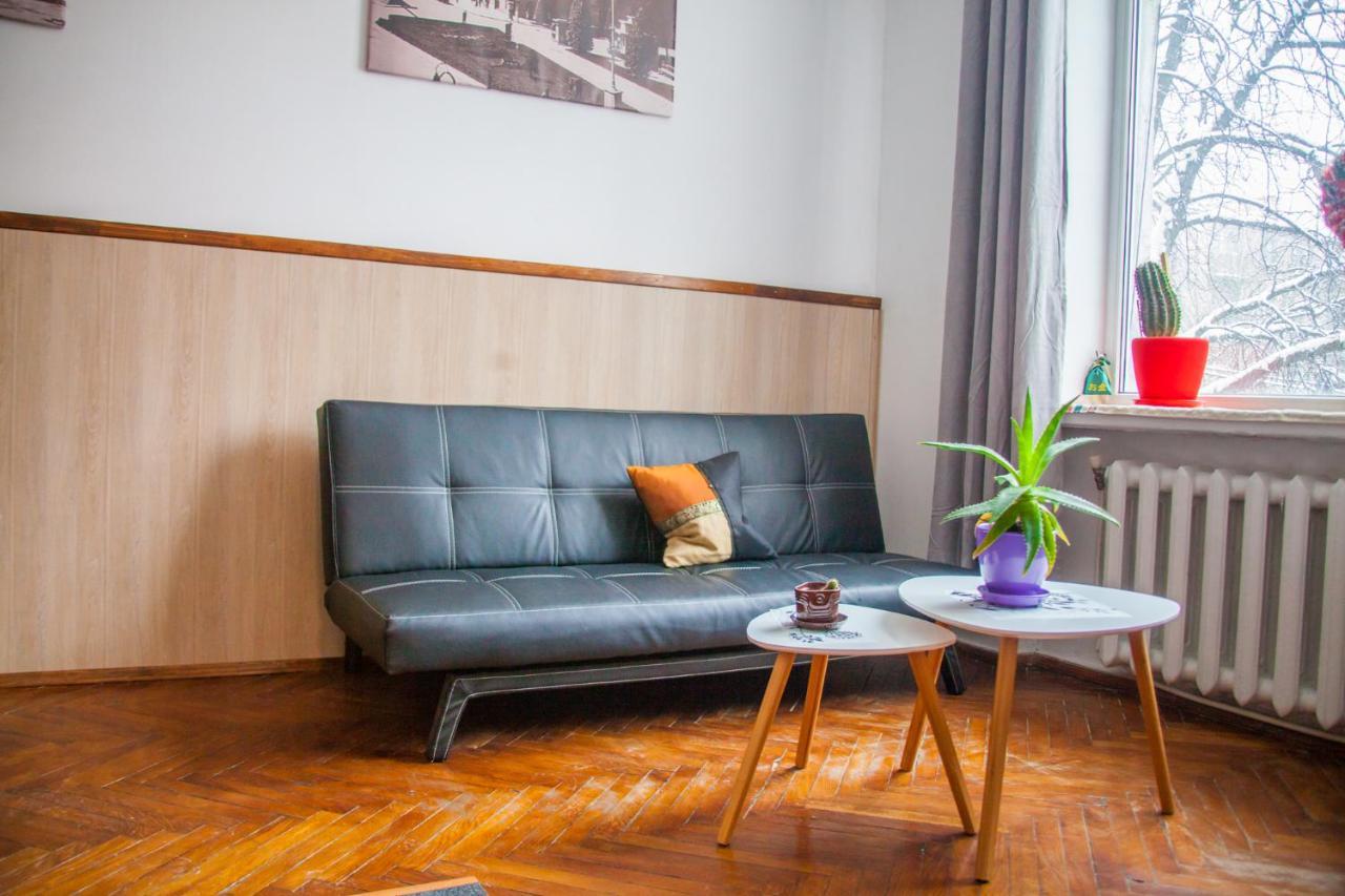 Art Apartment *